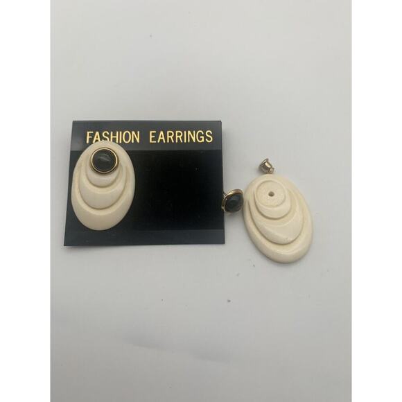 Vintage 80’s New Old Stock Bone Earrings With Removable Studs 2 In 1 Earrings - Picture 3 of 5